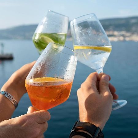 Bea Boat Charter Hotel Menton Kültér fotó